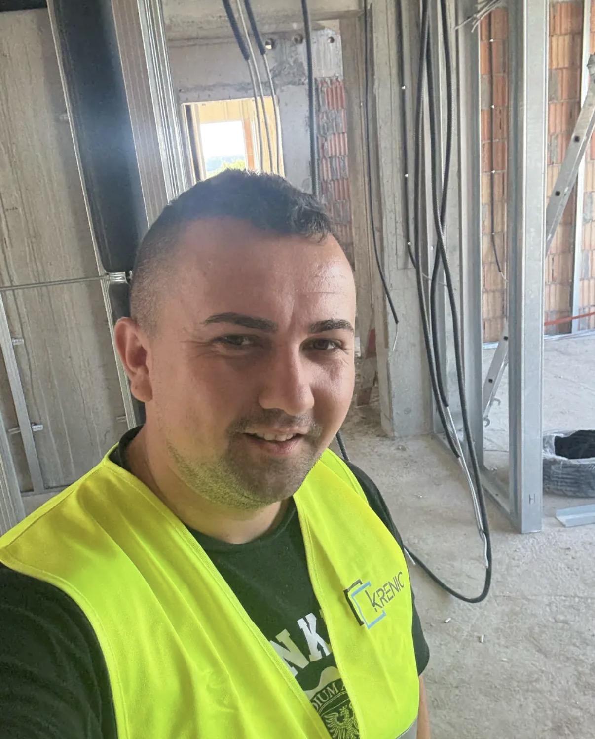 Electrician autorizat București – Instalații electrice, mentenanță, fotovoltaice și stații încărcare